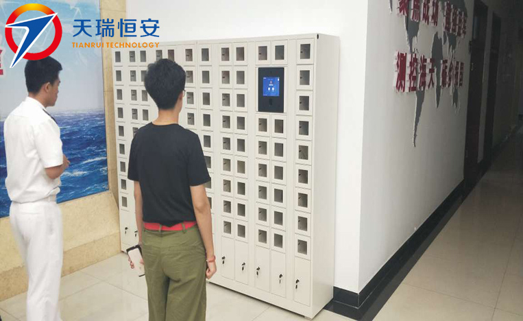 指靜脈型智能手機(jī)充電存放柜